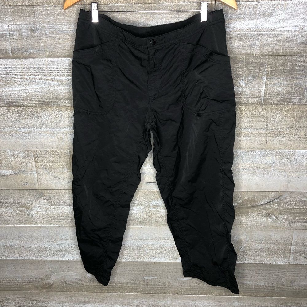 Mountain Hardwear size 10 black cropped hiking active outdoor pants size 10